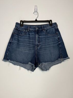American Eagle Women’s Highest Rise 90’s 
Boyfriend Raw Hem Shorts. Size 12.